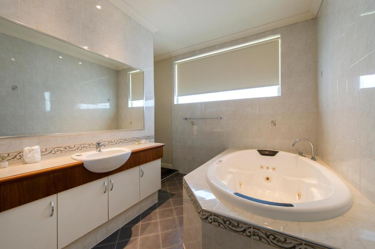 Quality Hotel Bayswater Perth Exterior foto